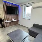 Camilla Apartment *